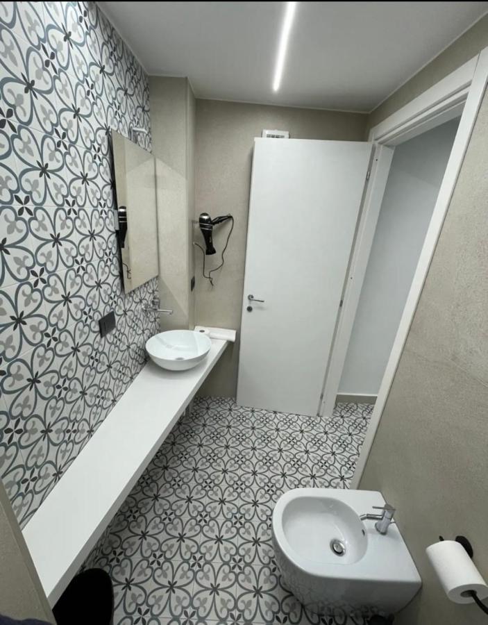 B&B Vittoria Наполи Екстериор снимка