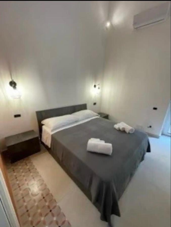 B&B Vittoria Наполи Екстериор снимка