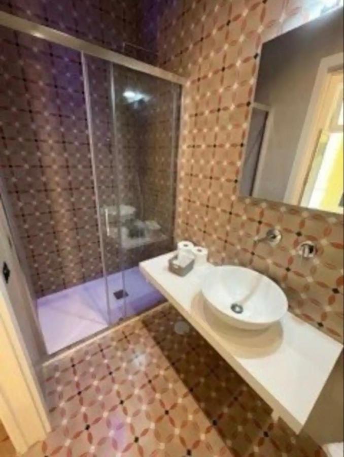 B&B Vittoria Наполи Екстериор снимка